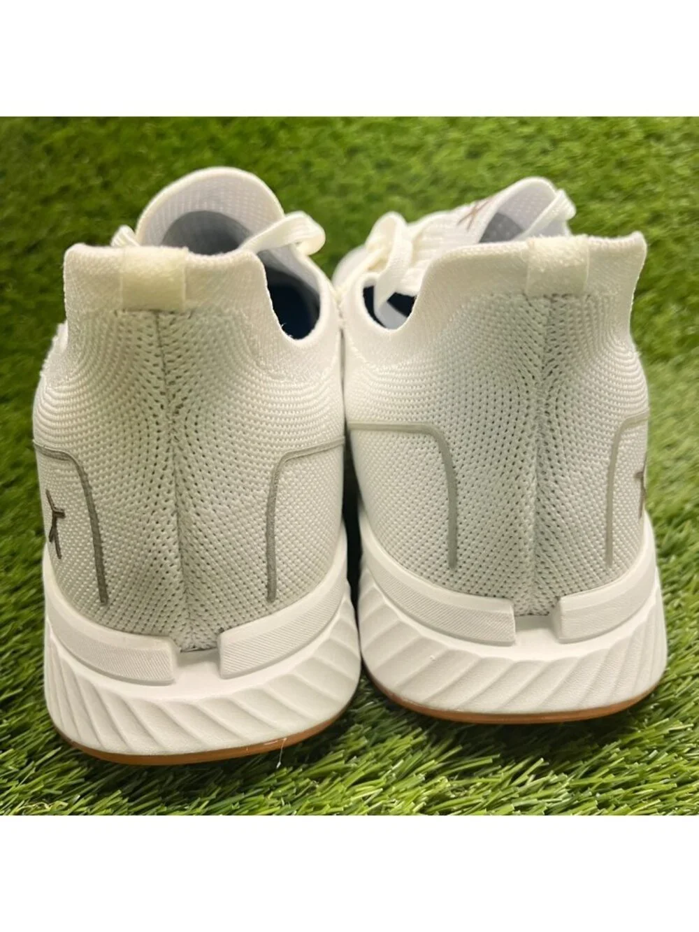 Flux Footwear Adapt Runner White Gum Mens Size 10.5 Athletic Walking Knit Shoes